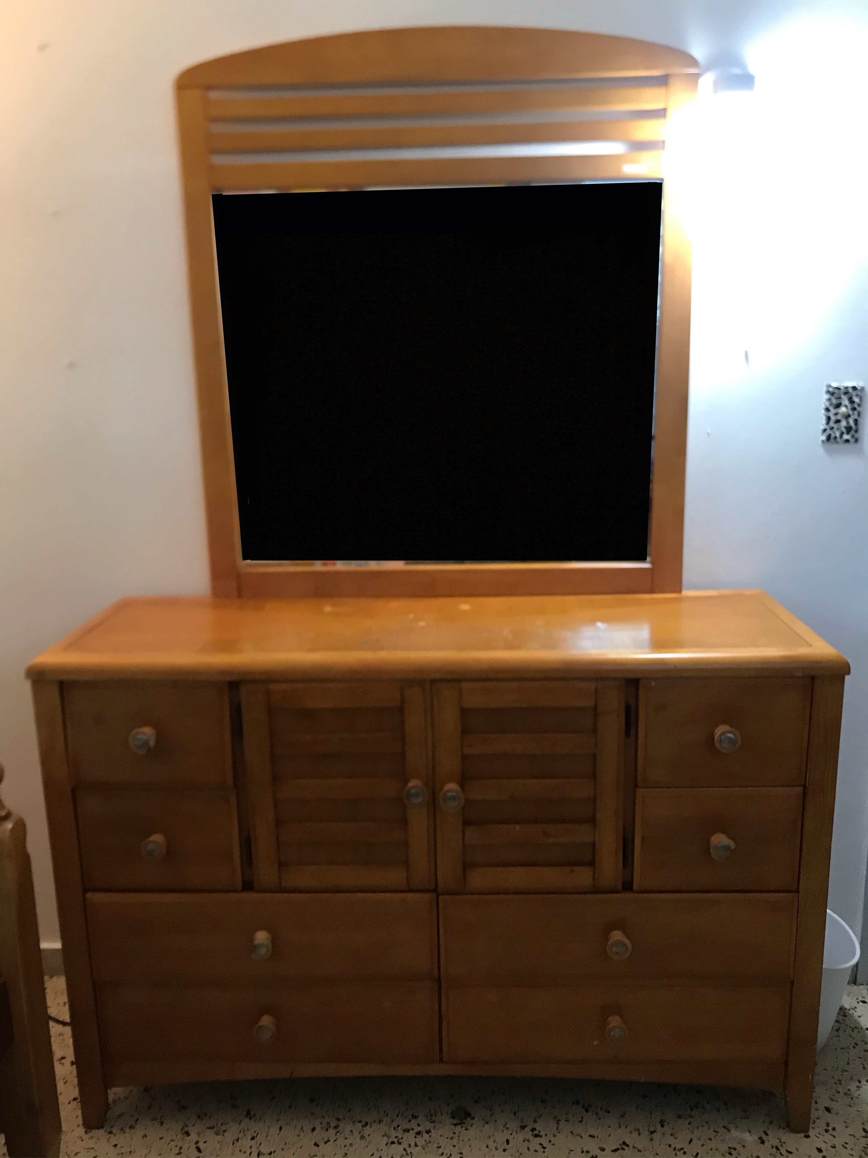 JUEGO DE CUARTO MADERA en Mayagüez, Puerto Rico, Puerto Rico