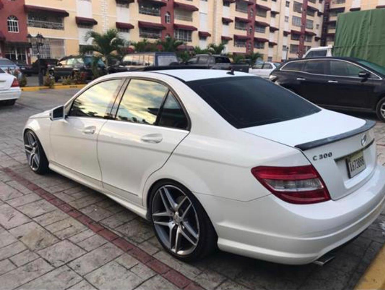 Mercedes Benz c300 sport 2010 en Invivienda , Santo Domingo , República